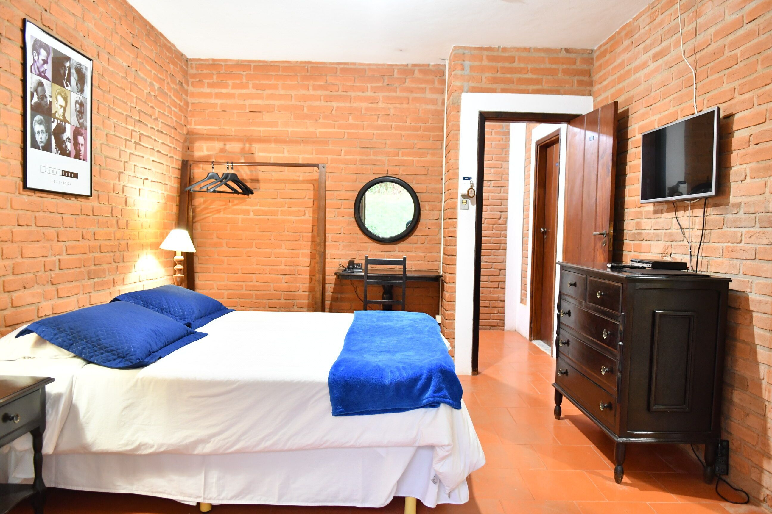 standard double room | minibar, wifi, bed sheets