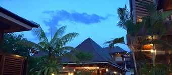 Khum Sai Ngam Hotel & Resort