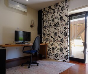 1 chambre, bureau, fer et planche à repasser, Wi-Fi gratuit