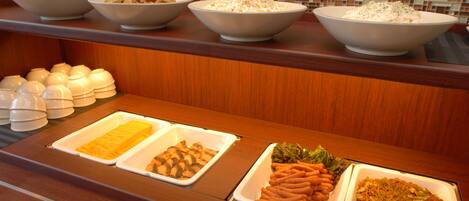 Free daily buffet breakfast