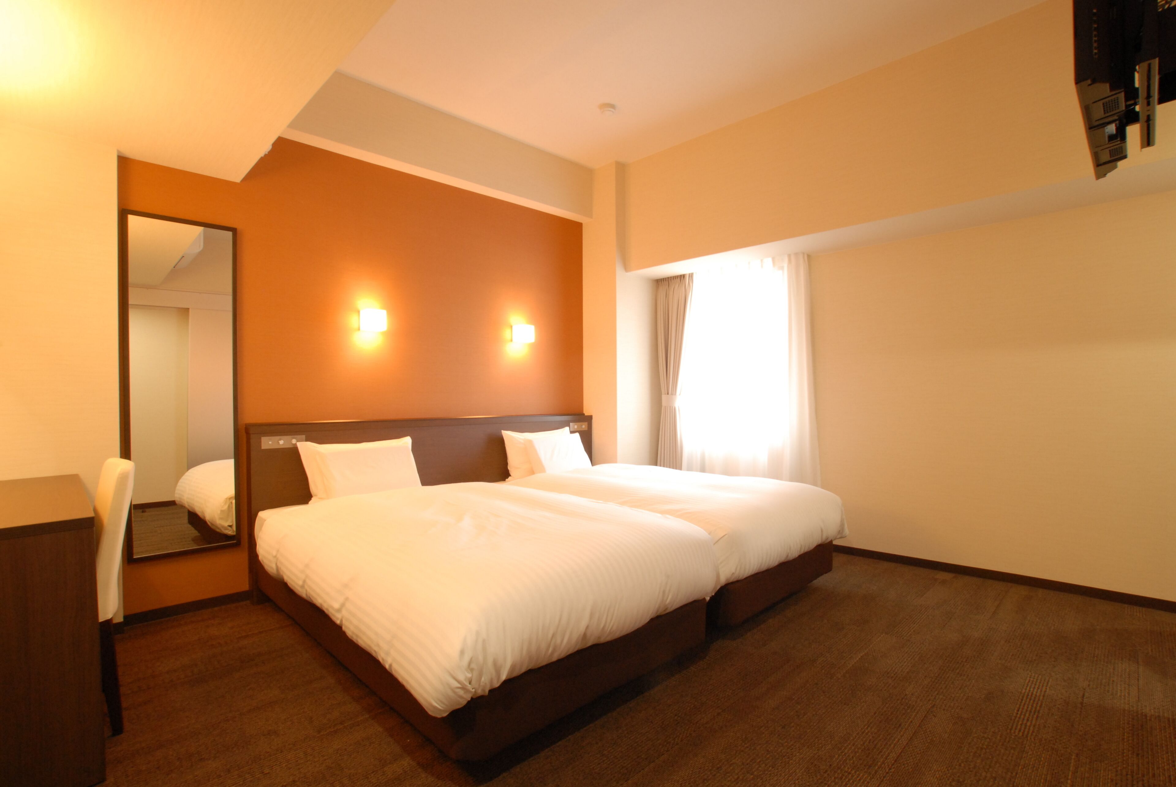 Desk, laptop workspace, soundproofing, free WiFi