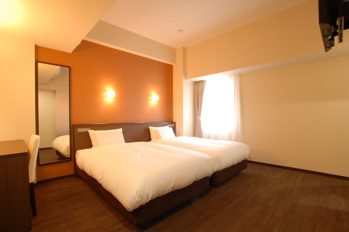 Desk, laptop workspace, soundproofing, free WiFi