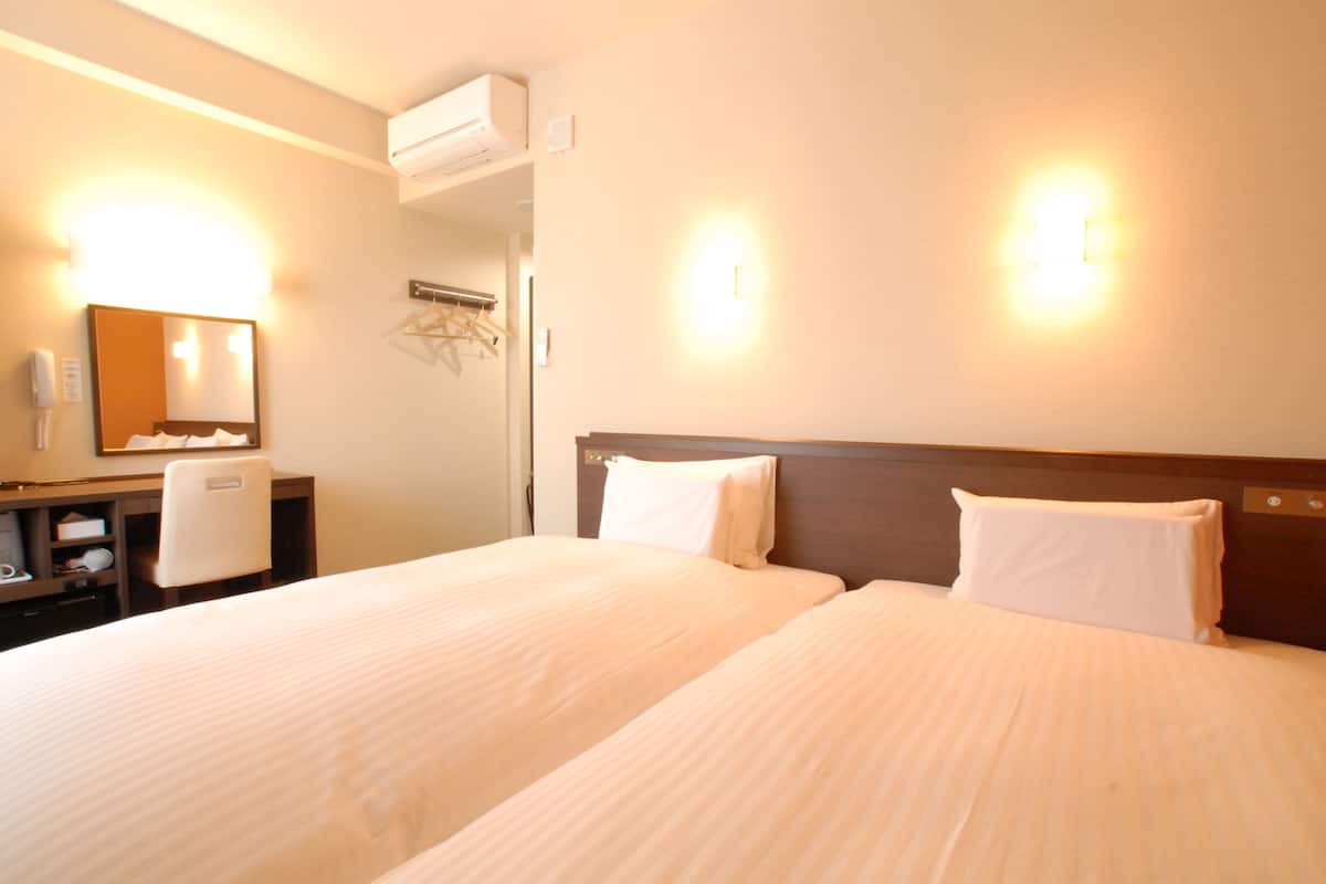 Desk, laptop workspace, soundproofing, free WiFi