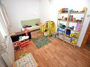 Children's area - Cottage in Liberec with Sauna and Ski Nearby (Liberec 21 Rudolfov)
