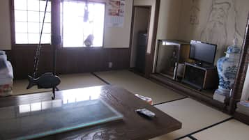 Japanese Style Room for 4 people, No.6 | Free WiFi