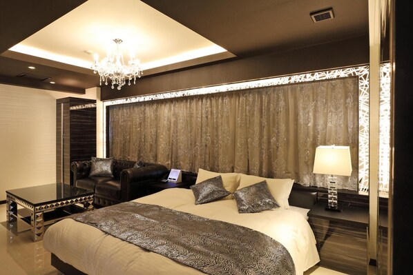 Schreibtisch, Verdunkelungsvorhänge, kostenloses WLAN, Bettwäsche