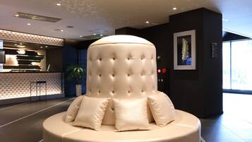 Sala de estar en el lobby