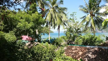 Chambre Double ou avec lits jumeaux, vue partielle sur la mer | Vue de la chambre