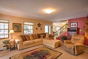 TV, DVD player, books, stereo - Charming Mountain Home In The Aspen Valley  (Carbondale)