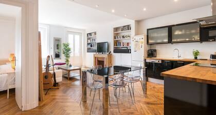 ★ SAXE & THE CITY ★ 90m², 1 to 8, Balcony with Fourvière view, Central LYON ❤️