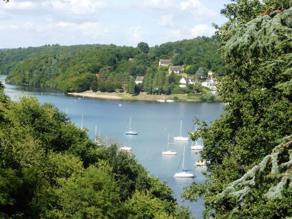 Marina - Lakeside Eguzon-Chantome, charming Cottage *** ideal 2/4 people, beach 500m (Saint-Plantaire)