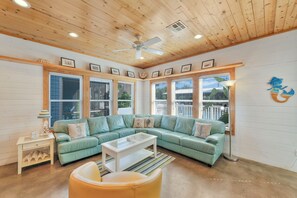 TV connectée, jeux vidéo, lecteur de DVD, table de tennis de table