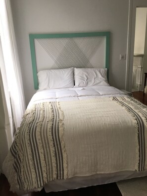 1 slaapkamer, een kluis op de kamer, een strijkplank/strijkijzer