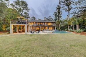 Exterior - Ultimate Oceanfront Updated Home - Beautiful & Spacious with a Private Pool (Hilton Head Island)