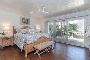 7 bedrooms, iron/ironing board, free WiFi, bed sheets