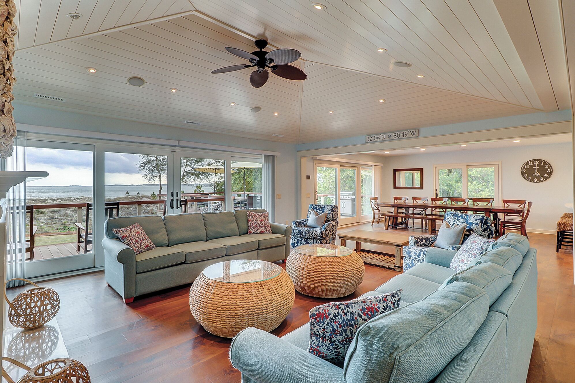 Télévision à écran plat