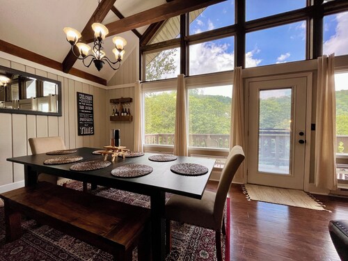 Mariah Skiways Chalet Condo on Carolina Caribbean Slope w/Magic Carpet ski lift!