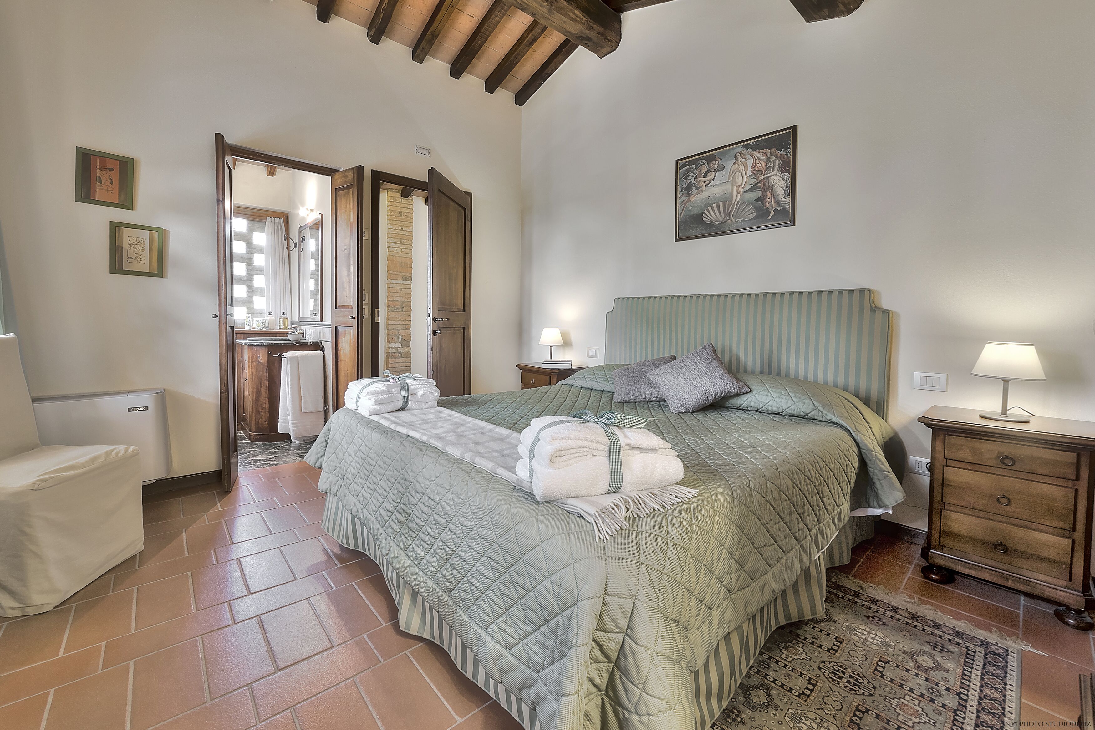 2 Schlafzimmer, Zimmersafe, Schreibtisch, Bügeleisen/Bügelbrett