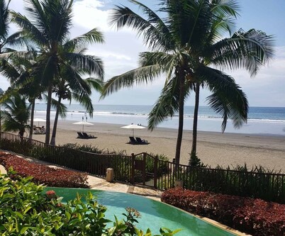 Beachfront Luxury 3 bedroom, 3.5 bath condo in the heart of Jaco