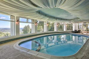 Innenpool, beheizter Pool