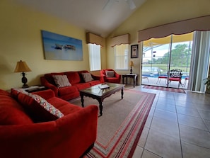 Smart TV, lettore DVD, libri, videoteca