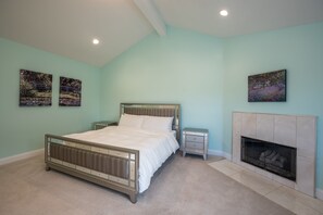 5 bedrooms, iron/ironing board, free WiFi, bed sheets