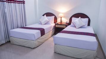 Premier Suite, 2 Single Beds | Minibar, desk, free WiFi, bed sheets