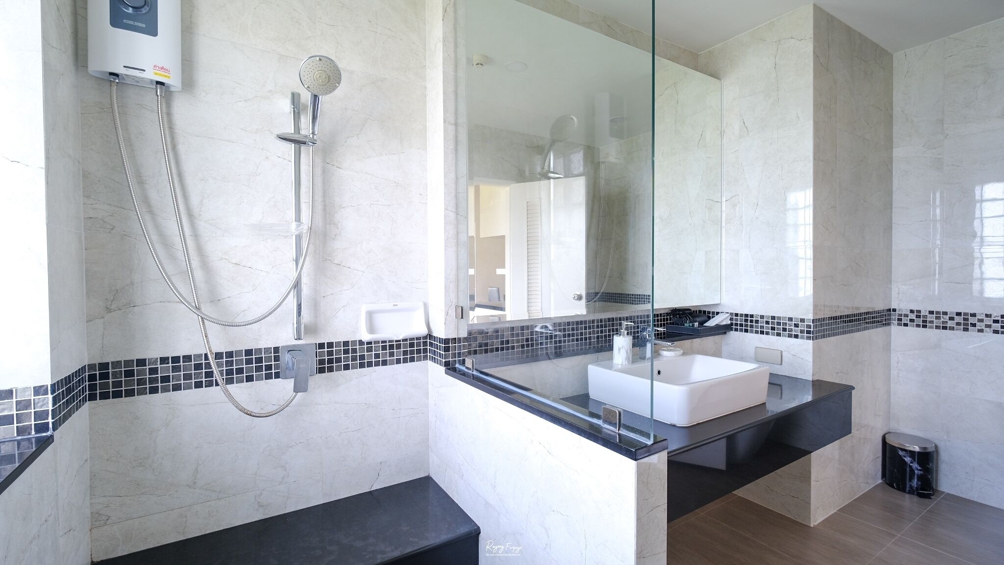 One-Bedroom Suite | Bathroom