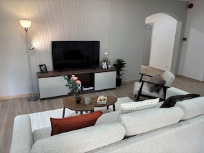 Living area - Seastar Hotel And Service Apartment (Ban Chang)