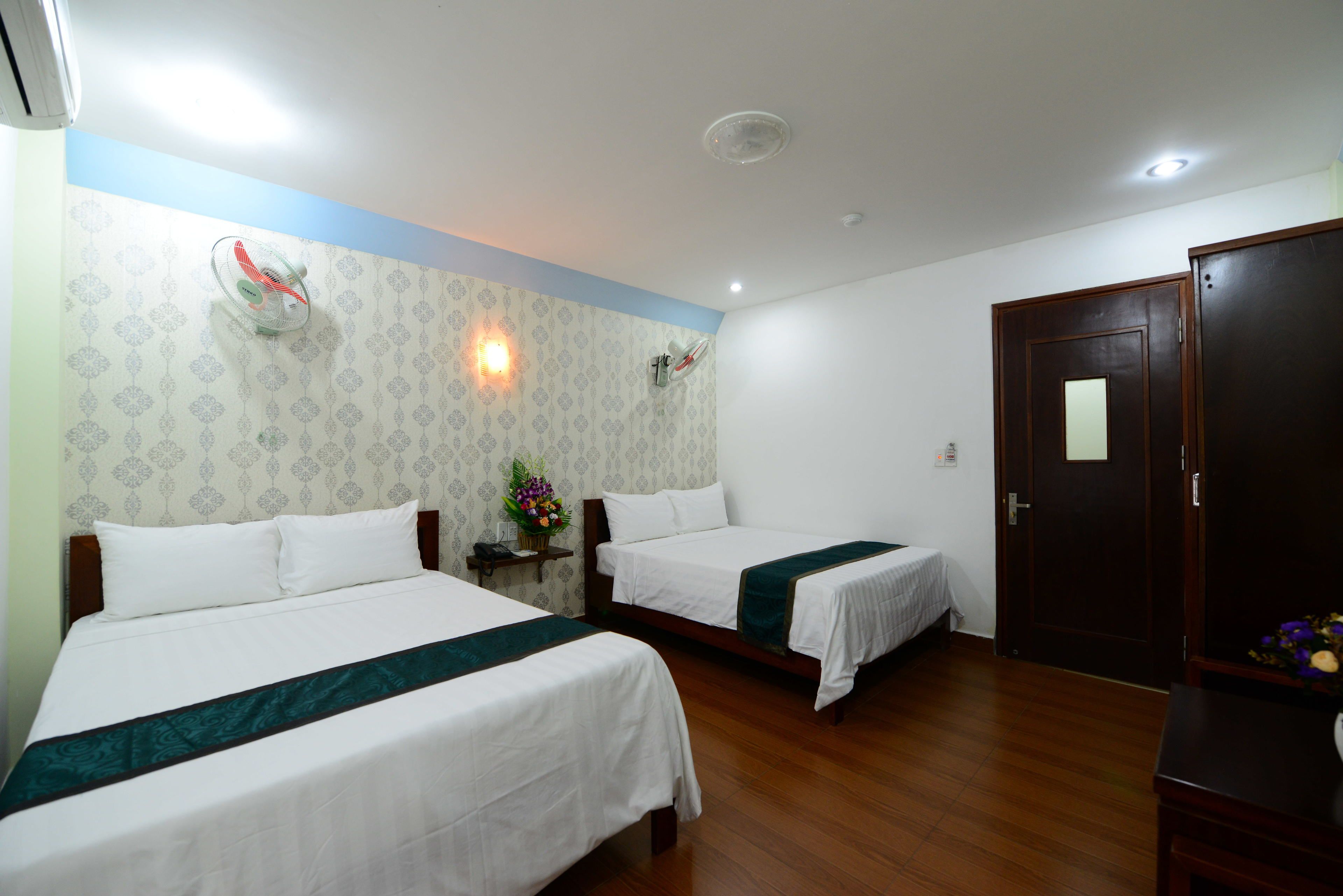 minibar, desk, soundproofing, free wifi