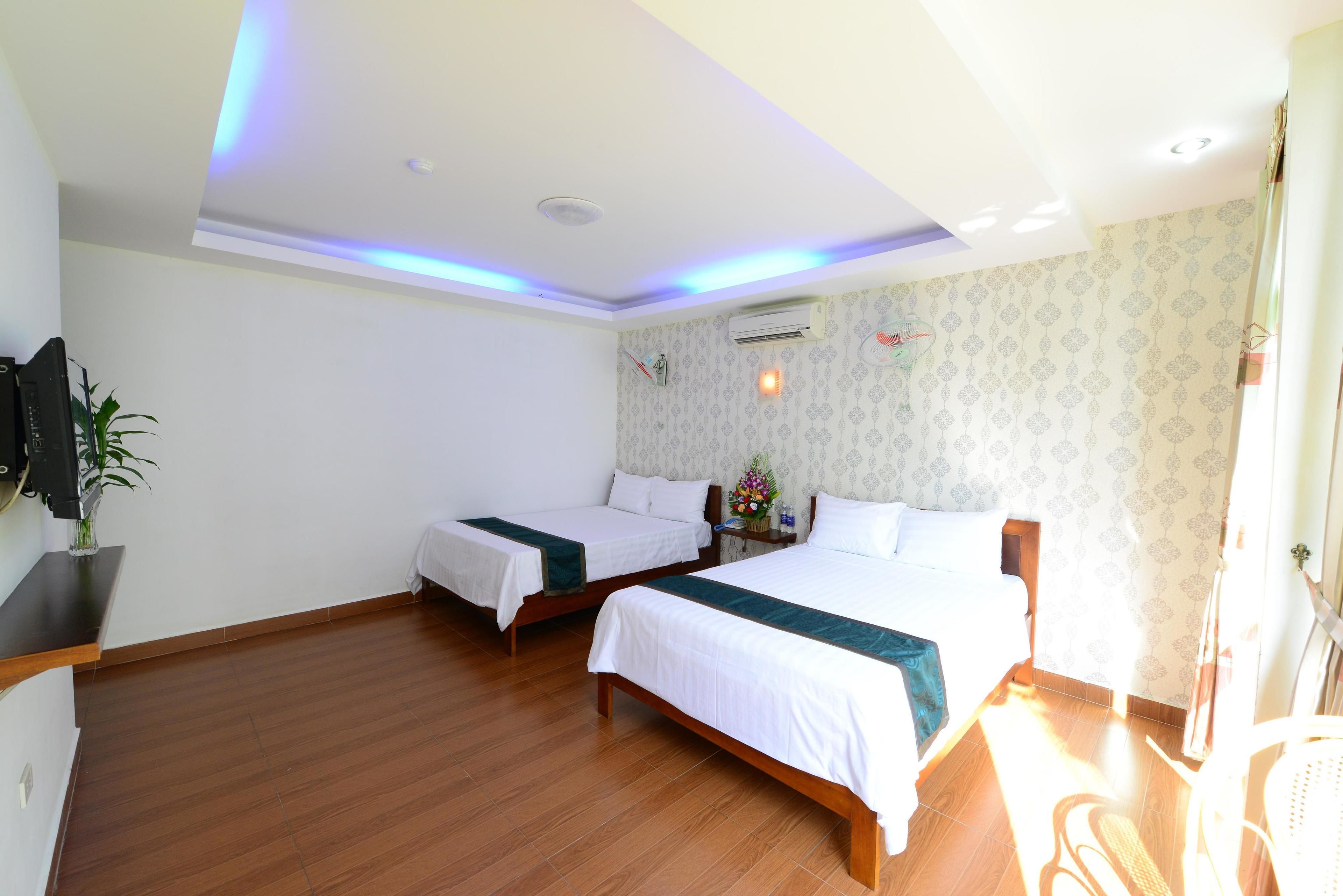 family room | minibar, desk, soundproofing, free wifi