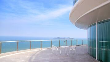 Royal Suite with 270 Degree Sea View | Terrace/patio