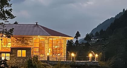 Mountain Lodges of Nepal - Phakding