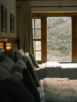 Escrivaninha, Wi-Fi de cortesia, roupa de cama