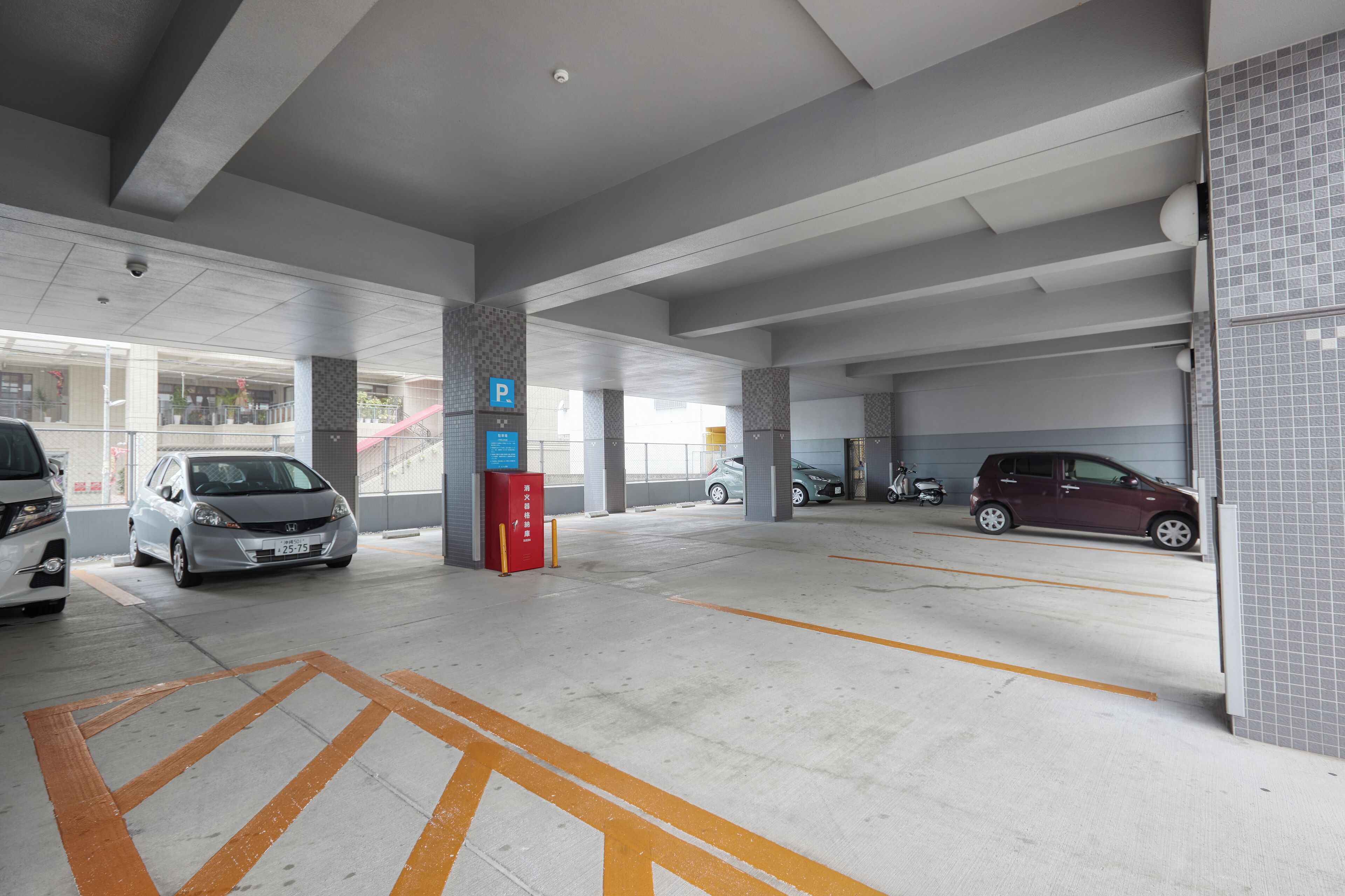 self-parking (surcharge) 1000 per night