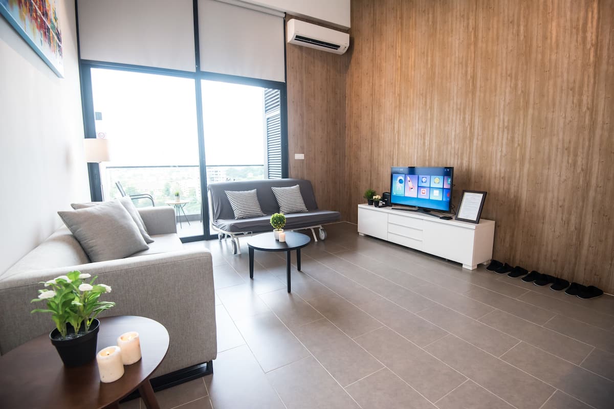 Deluxe Studio | Ruang tamu | TV LED