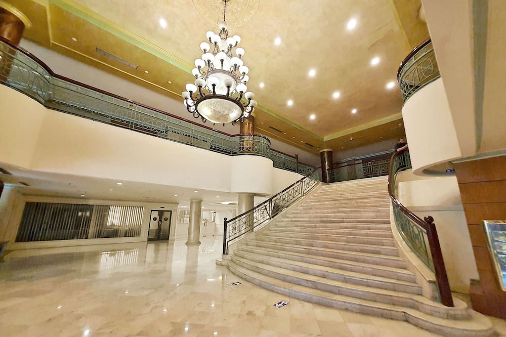 Tunjungan Hotel