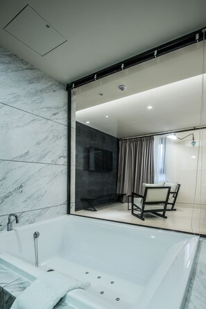 Suite (C) | Bathroom | Separate bathtub and shower, hair dryer, bathrobes, slippers