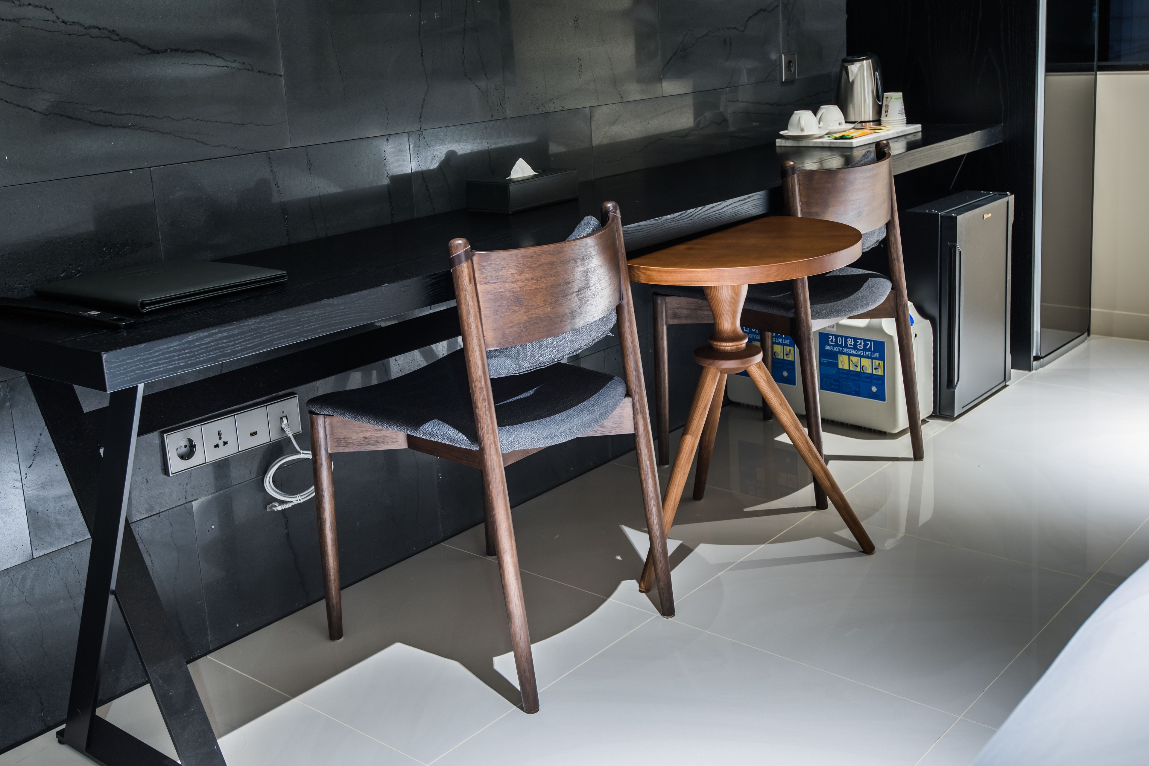 triple room | premium bedding, down duvets, pillow-top beds, desk