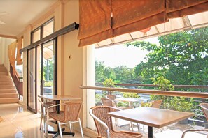 Lounge - Graha DPT 33 Hotel (Surabaya)