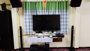Family Room  | Area soggiorno | TV LCD