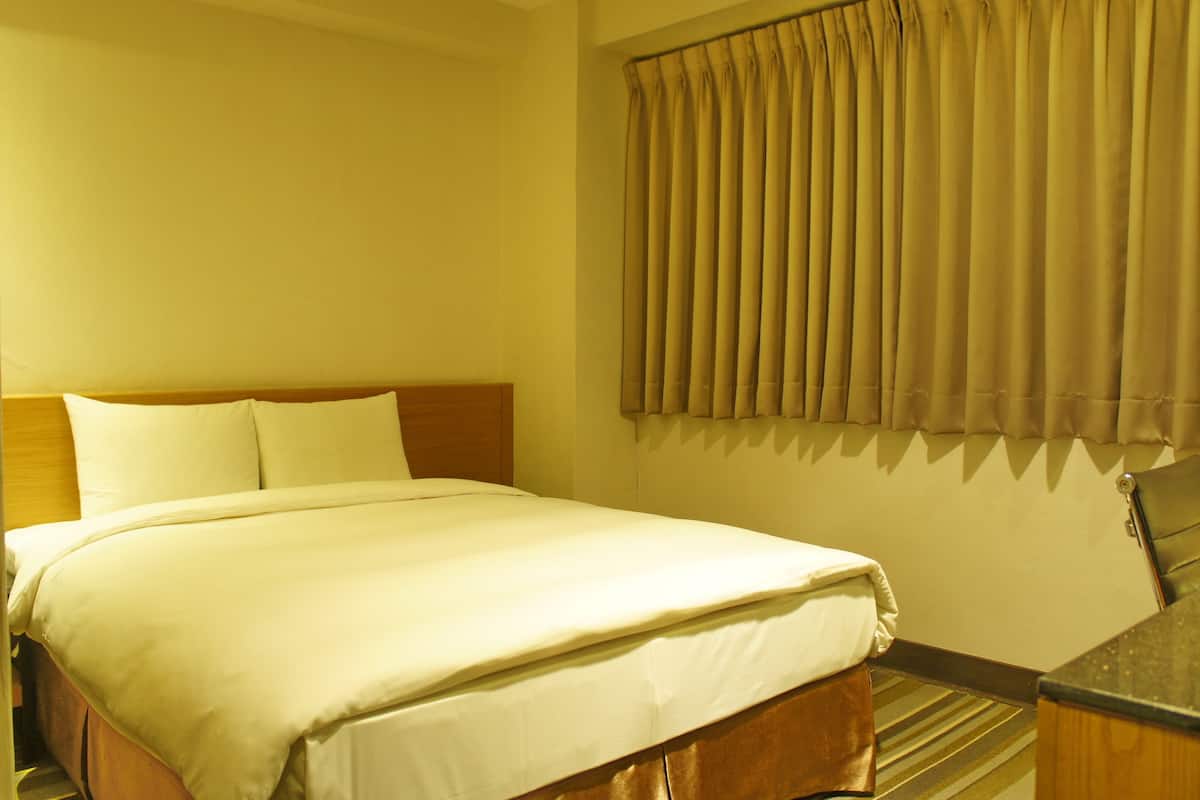 Standard Double Room, 1 Double Bed, Private Bathroom | Down comforters, desk, blackout drapes, soundproofing