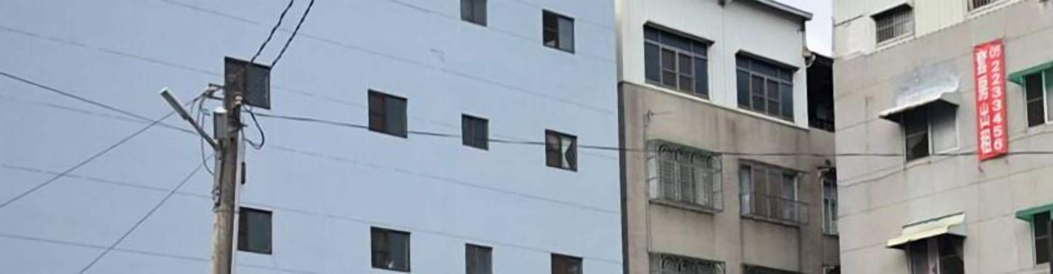 self-parking (surcharge) 300 per night