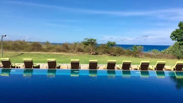 Piscina all'aperto, con ingresso dalle 07:00 alle 19:00, lettini