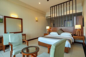 Luxury Room with Sea View | Minibar, in-room safe, desk, soundproofing - Sooriya Resort & Spa (Rekawa)