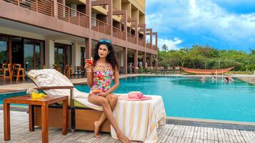 Piscina all'aperto, con ingresso dalle 07:00 alle 19:00, lettini