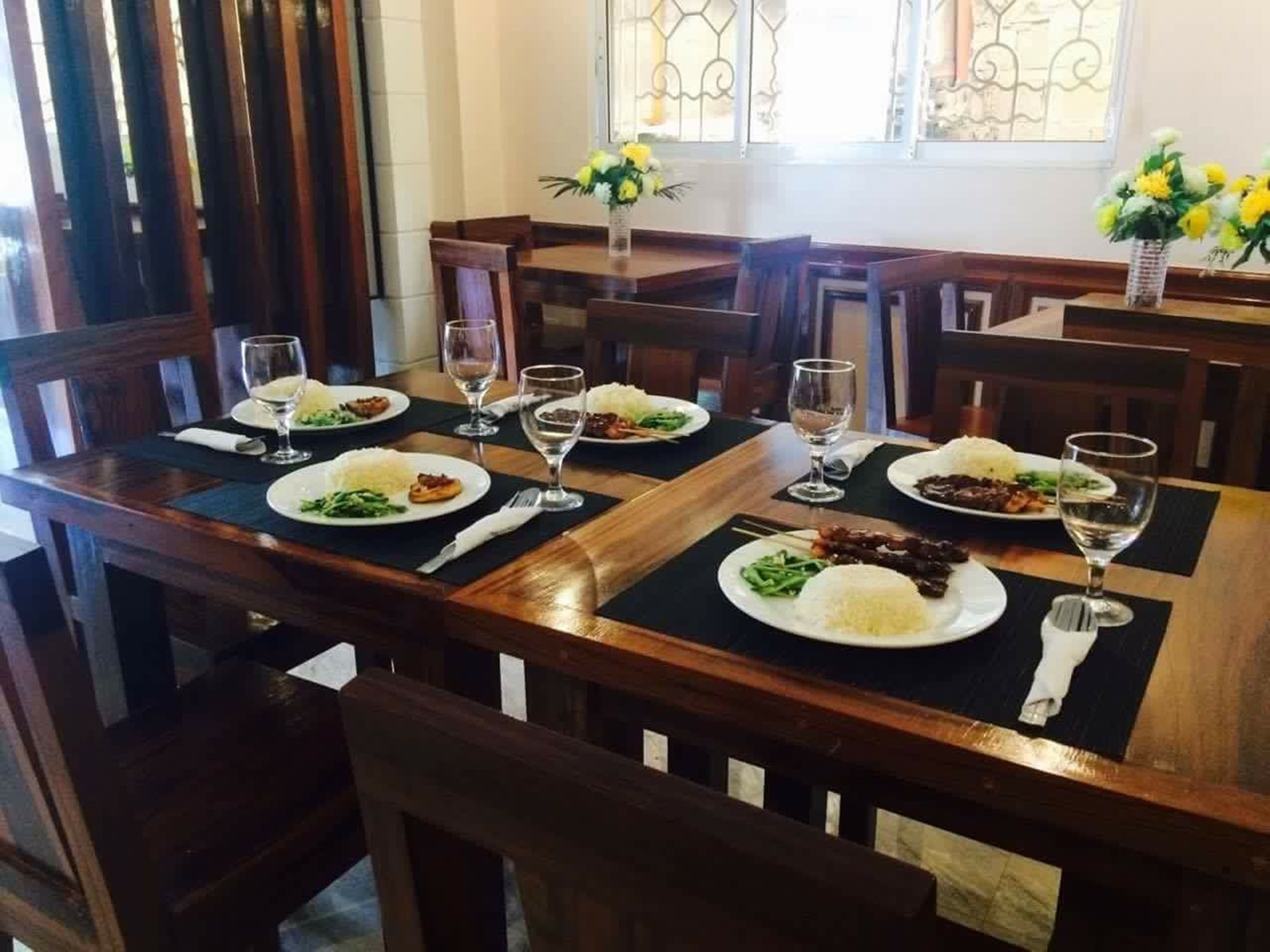 Ferdiglaget frokost hver dag (PHP 120.00 per person)