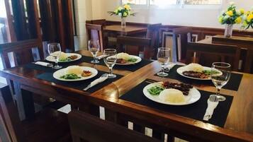 Daily cooked-to-order breakfast (PHP 120.00 per person)