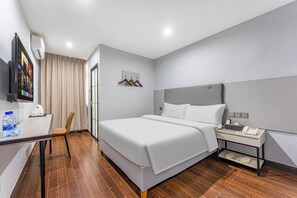 Standard Double Room  | Minibar, desk, blackout drapes, free WiFi - Kaixin Express Hotel (Shenzhen)