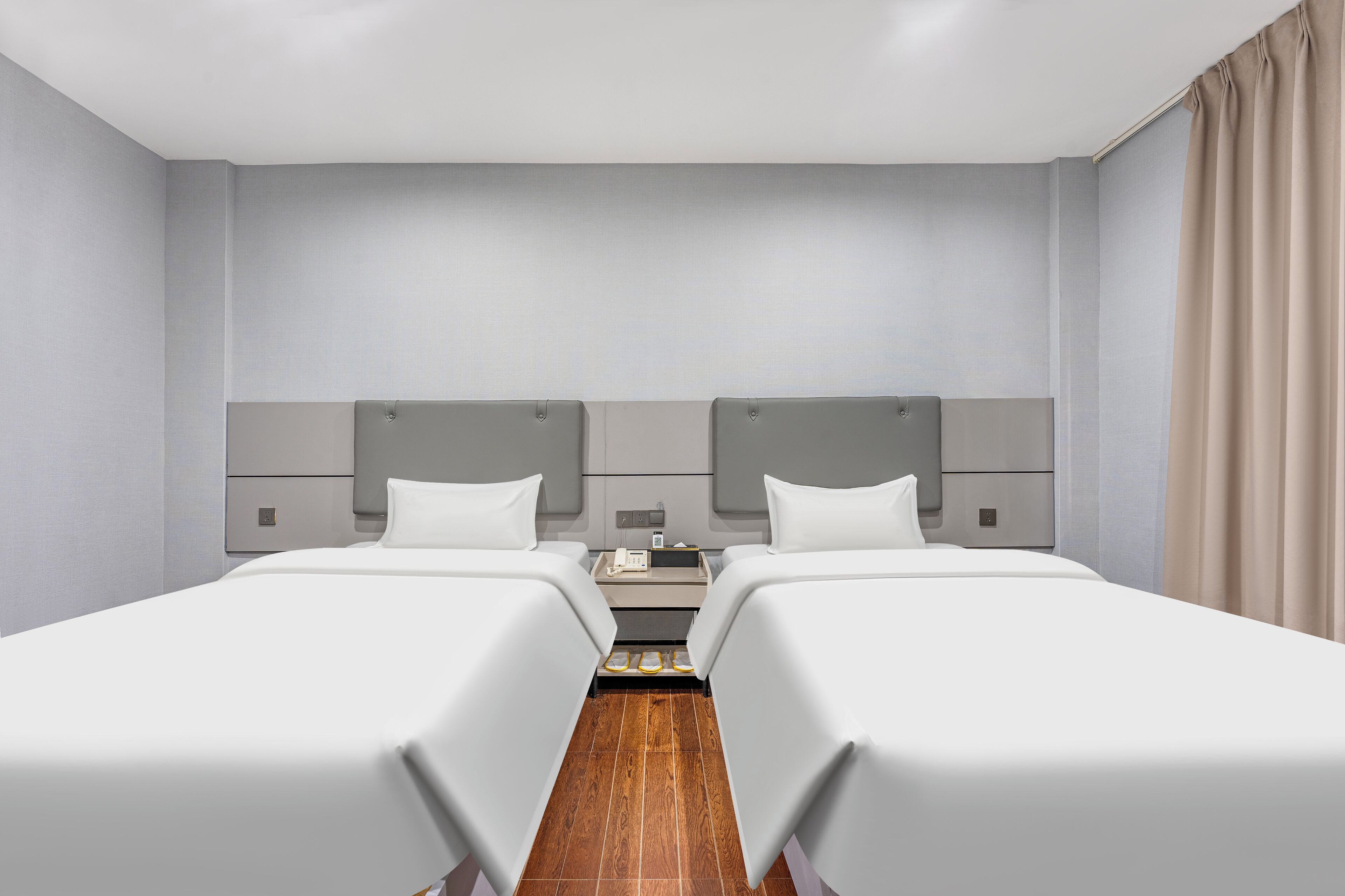 Business Suite  | Minibar, desk, blackout drapes, WiFi (free)